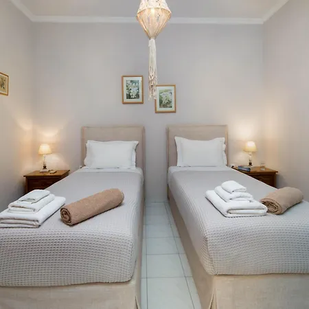 Marilu's, Paxos Port House Apartment *